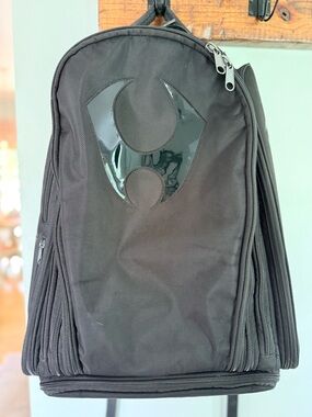 HYLETE Icon 6-in-1 Backpack 40L – Black/Stealth Black